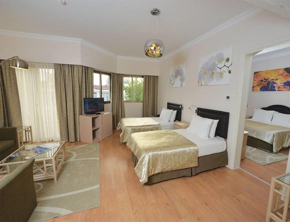 Jasmine Court Hotel Kyrenia  Ruang foto