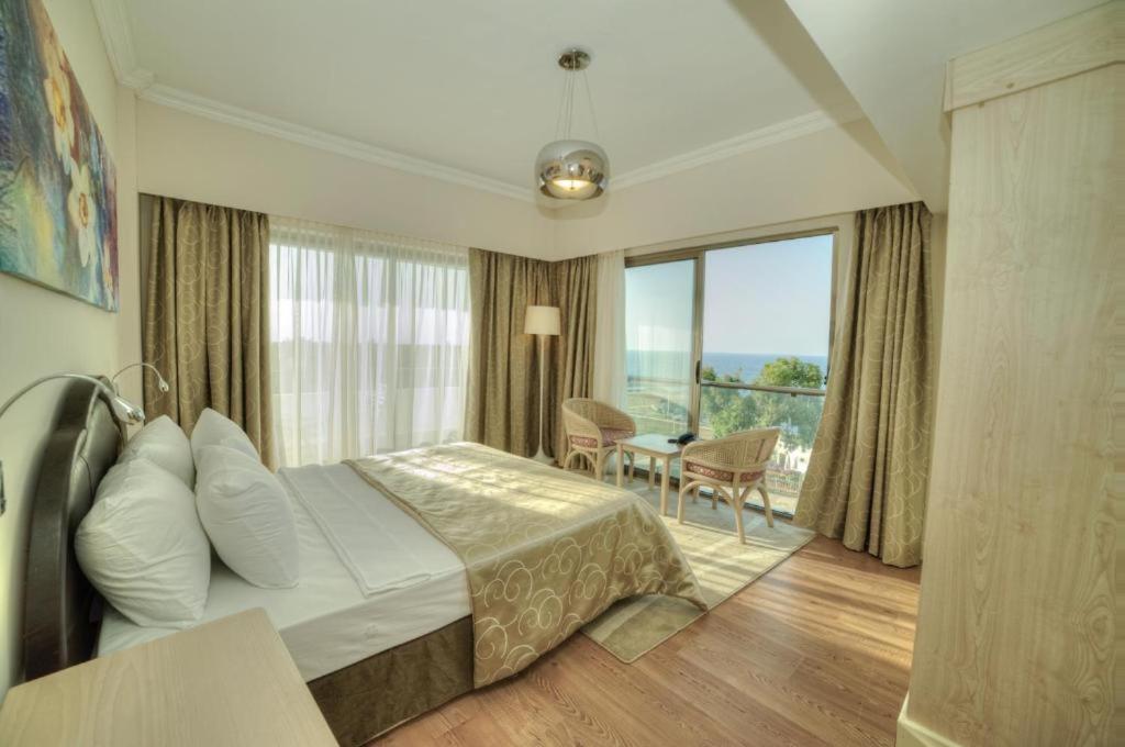 Jasmine Court Hotel Kyrenia  Bagian luar foto