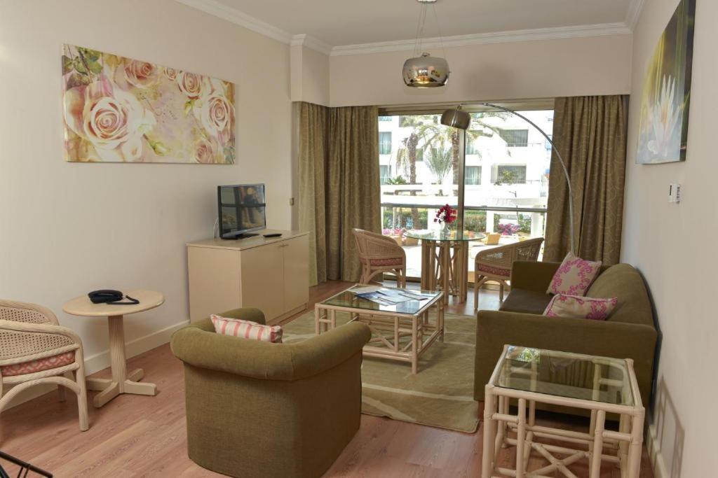 Jasmine Court Hotel Kyrenia  Ruang foto